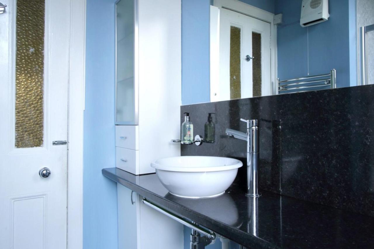 Central And Spacious 2 Bedroom Flat With Garden Edynburg Zewnętrze zdjęcie